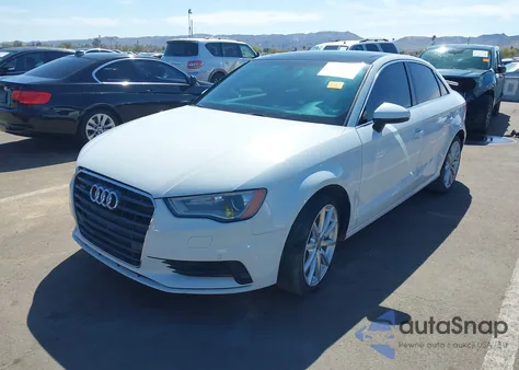 2015 Audi A3 2.0T Premium из США, поврежденный, VIN WAUEFGFFXF1125581